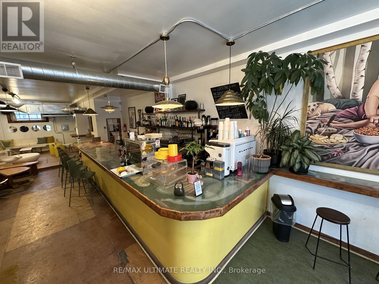 Property at 1662 QUEEN STREET W image 2
