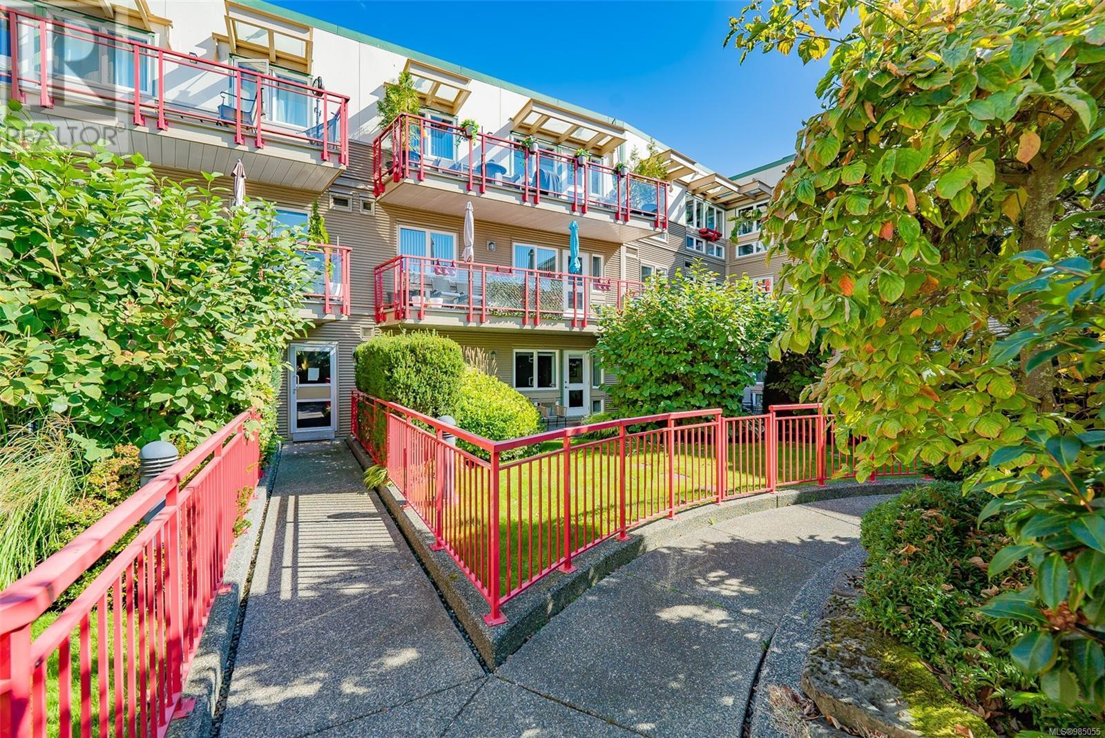 320 99 Chapel St, nanaimo, British Columbia V9R5H3