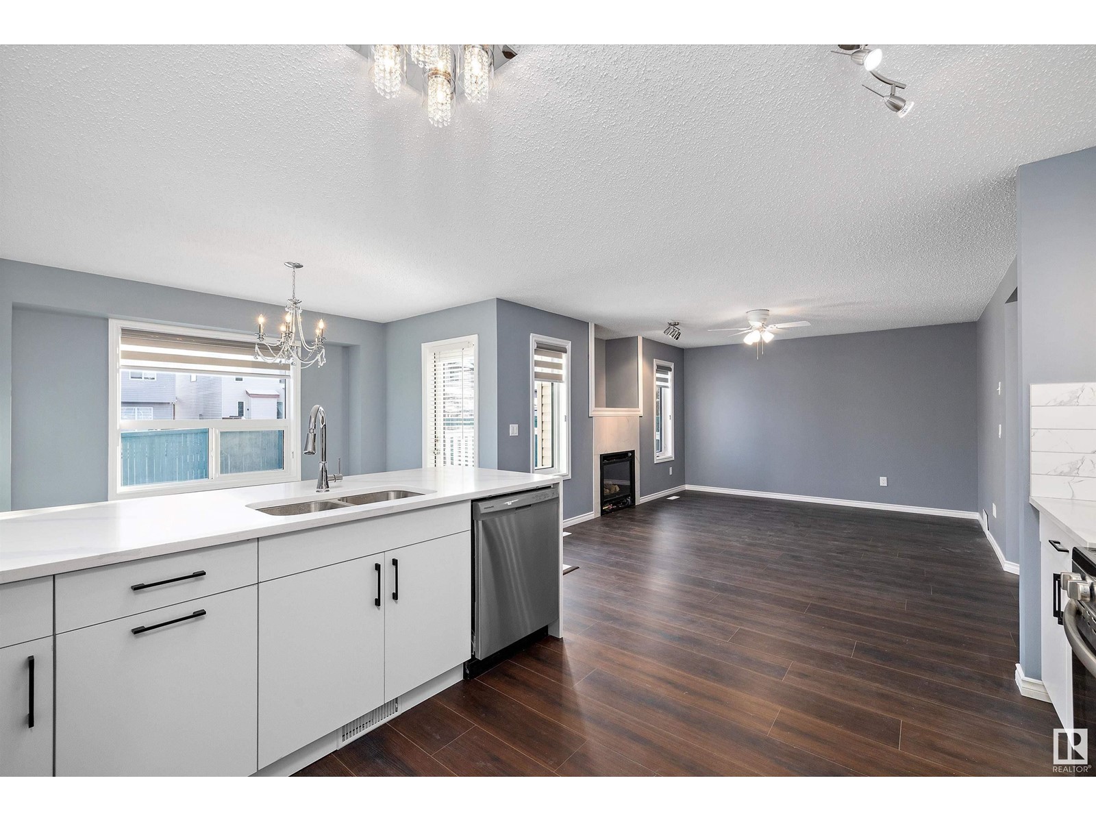 Property at 68 VERNON ST image 1