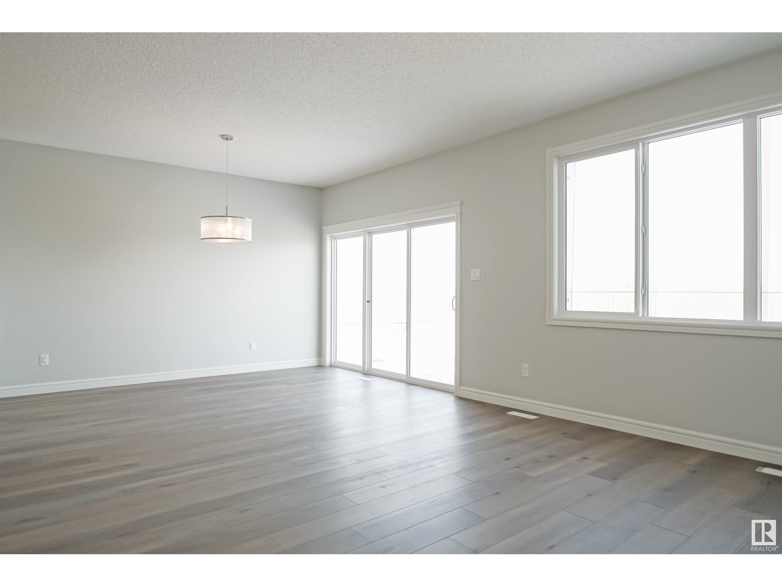Property at 185 CALEDON CR image 5