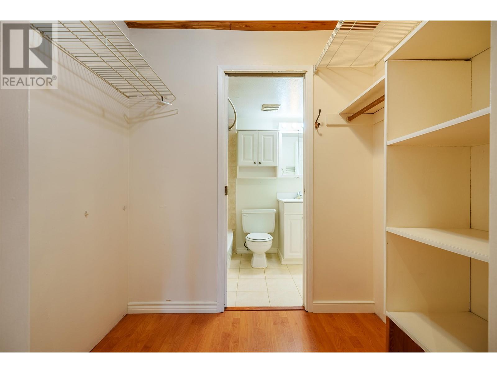 Listing Picture 16 of 30 : 610 9867 MANCHESTER DRIVE, Burnaby / 本拿比 - 魯藝地產 Yvonne Lu Group - MLS Medallion Club Member