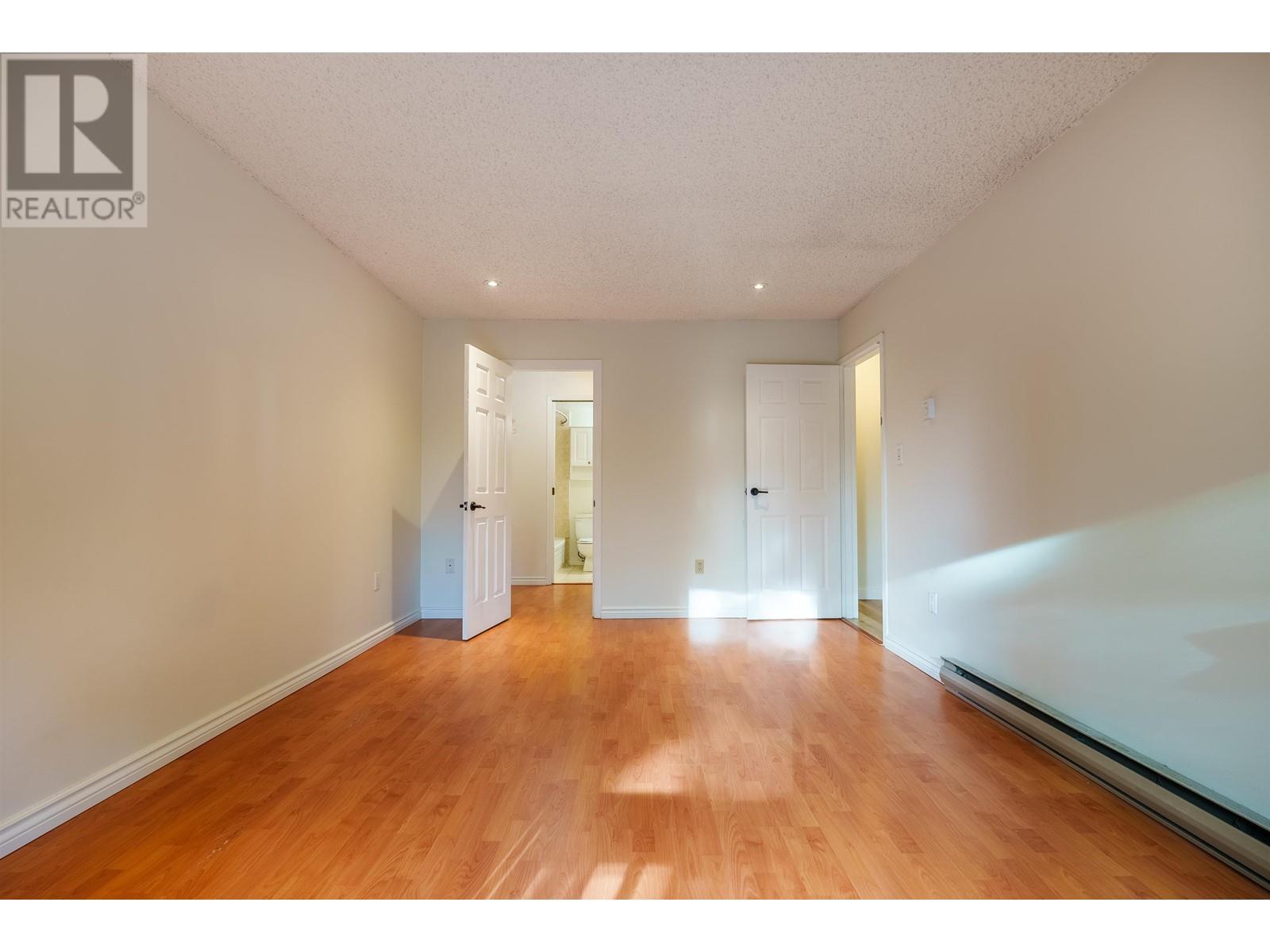 Listing Picture 13 of 30 : 610 9867 MANCHESTER DRIVE, Burnaby / 本拿比 - 魯藝地產 Yvonne Lu Group - MLS Medallion Club Member