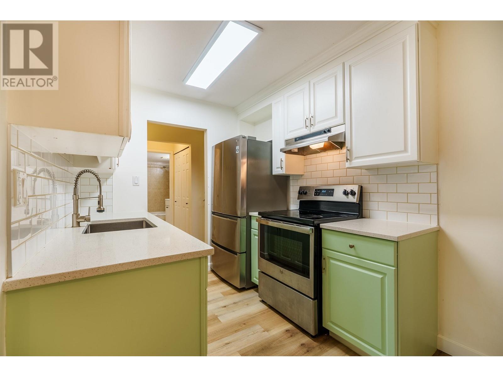 Listing Picture 7 of 30 : 610 9867 MANCHESTER DRIVE, Burnaby / 本拿比 - 魯藝地產 Yvonne Lu Group - MLS Medallion Club Member