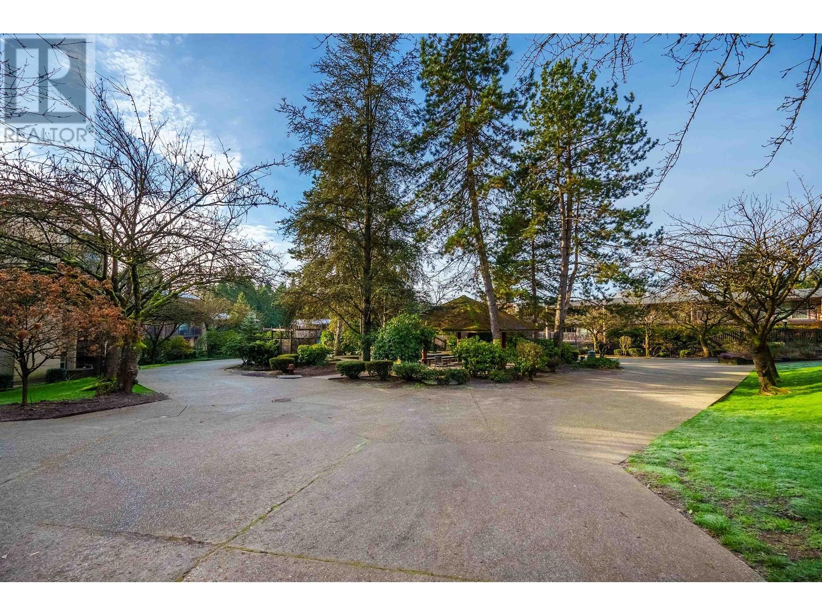Listing Picture 28 of 30 : 610 9867 MANCHESTER DRIVE, Burnaby / 本拿比 - 魯藝地產 Yvonne Lu Group - MLS Medallion Club Member
