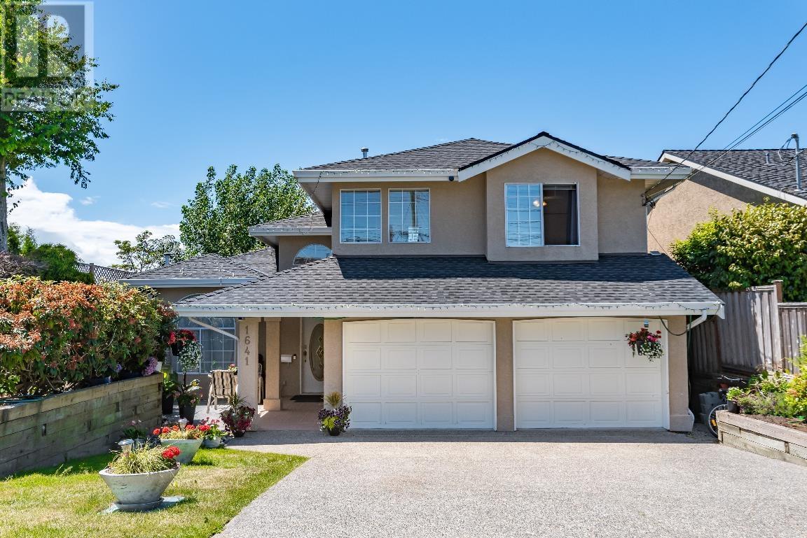 Property at 1641 53A STREET image 1