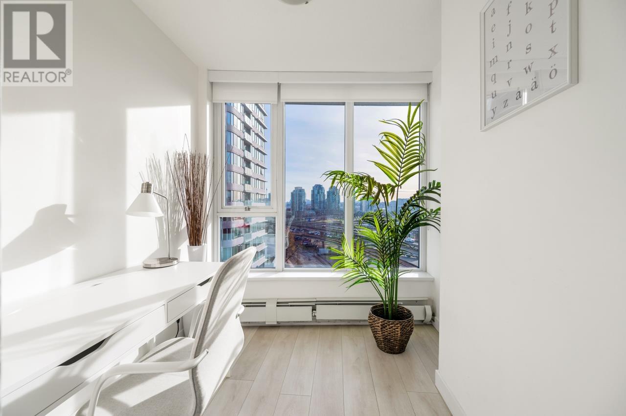 Listing Picture 3 of 23 : 1105 689 ABBOTT STREET, Vancouver / 溫哥華 - 魯藝地產 Yvonne Lu Group - MLS Medallion Club Member