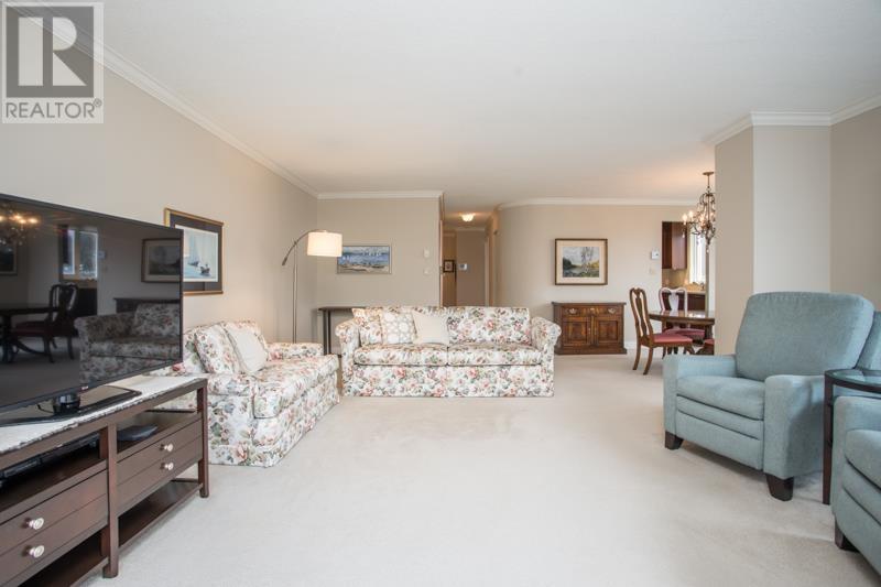 701 2203 BELLEVUE AVENUE