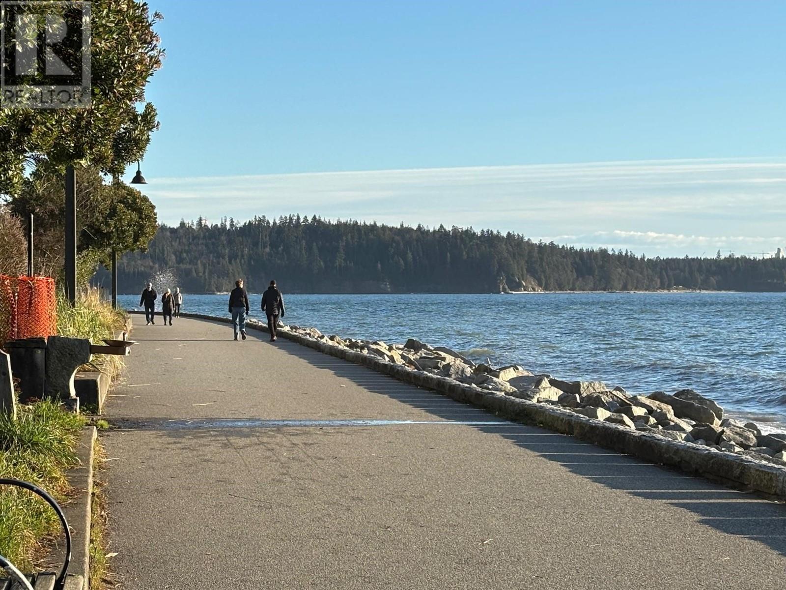 701 2203 BELLEVUE AVENUE