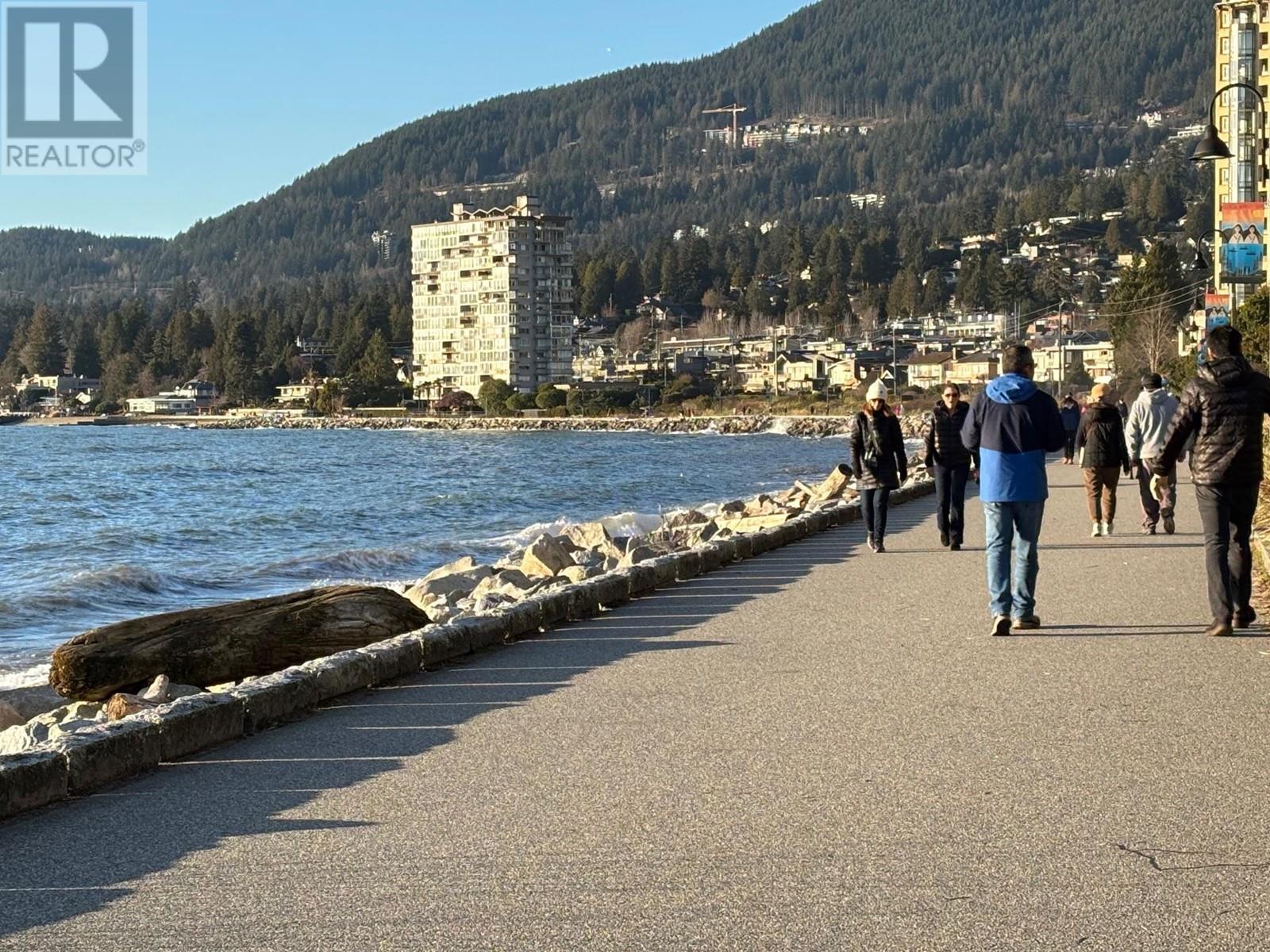 701 2203 BELLEVUE AVENUE