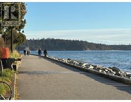 701 2203 BELLEVUE AVENUE