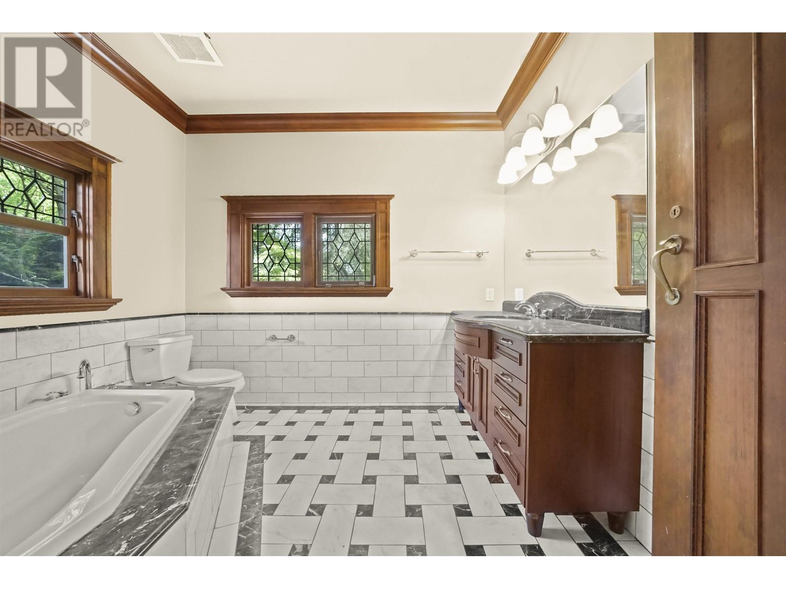 Listing Picture 13 of 40 : 1637 ANGUS DRIVE, Vancouver / 溫哥華 - 魯藝地產 Yvonne Lu Group - MLS Medallion Club Member