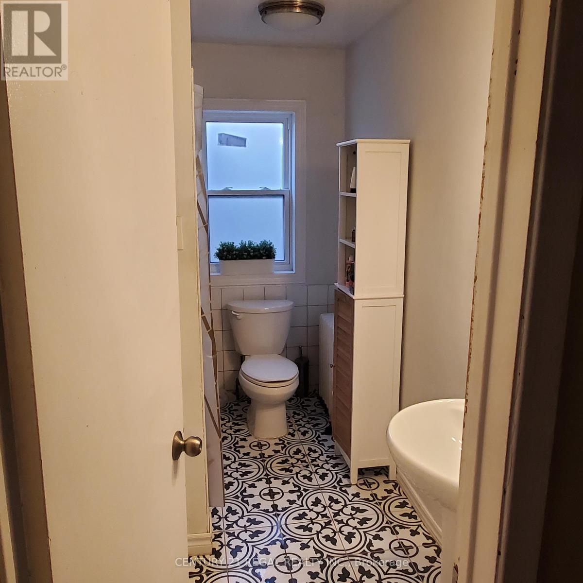 Property at 1242 DANFORTH AVENUE image 5