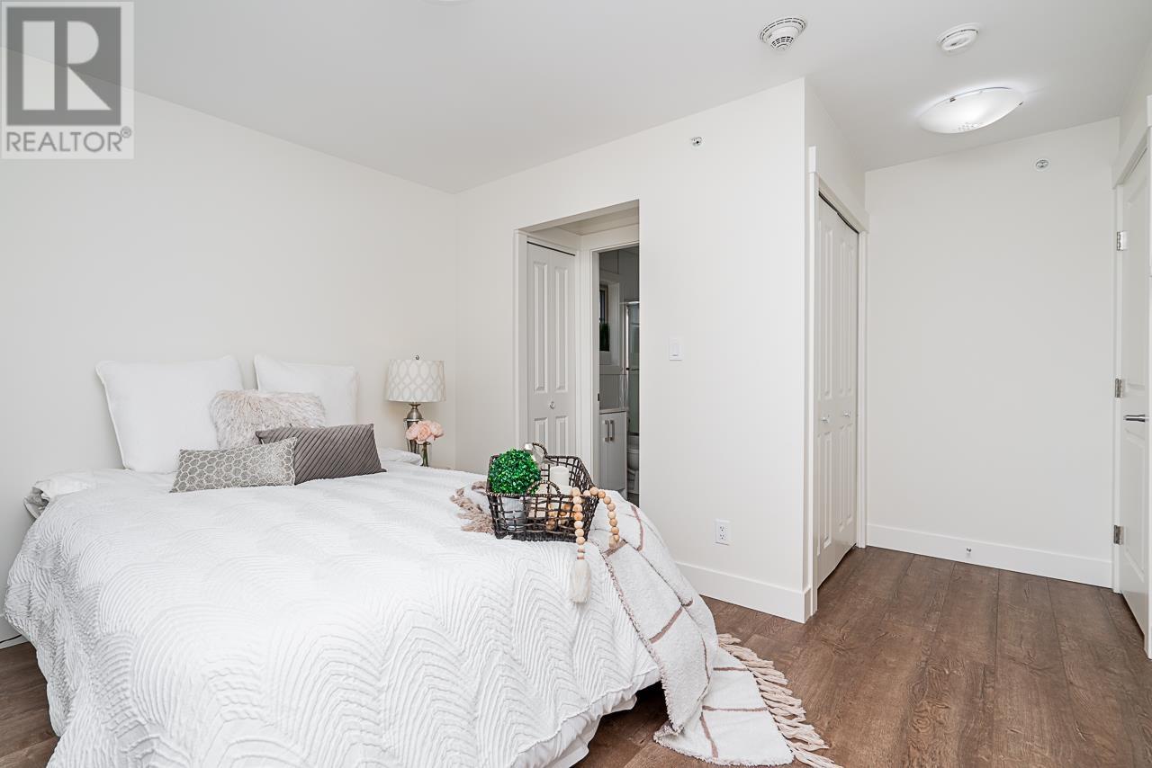 Listing Picture 20 of 29 : 14 4033 DOMINION STREET, Burnaby / 本拿比 - 魯藝地產 Yvonne Lu Group - MLS Medallion Club Member