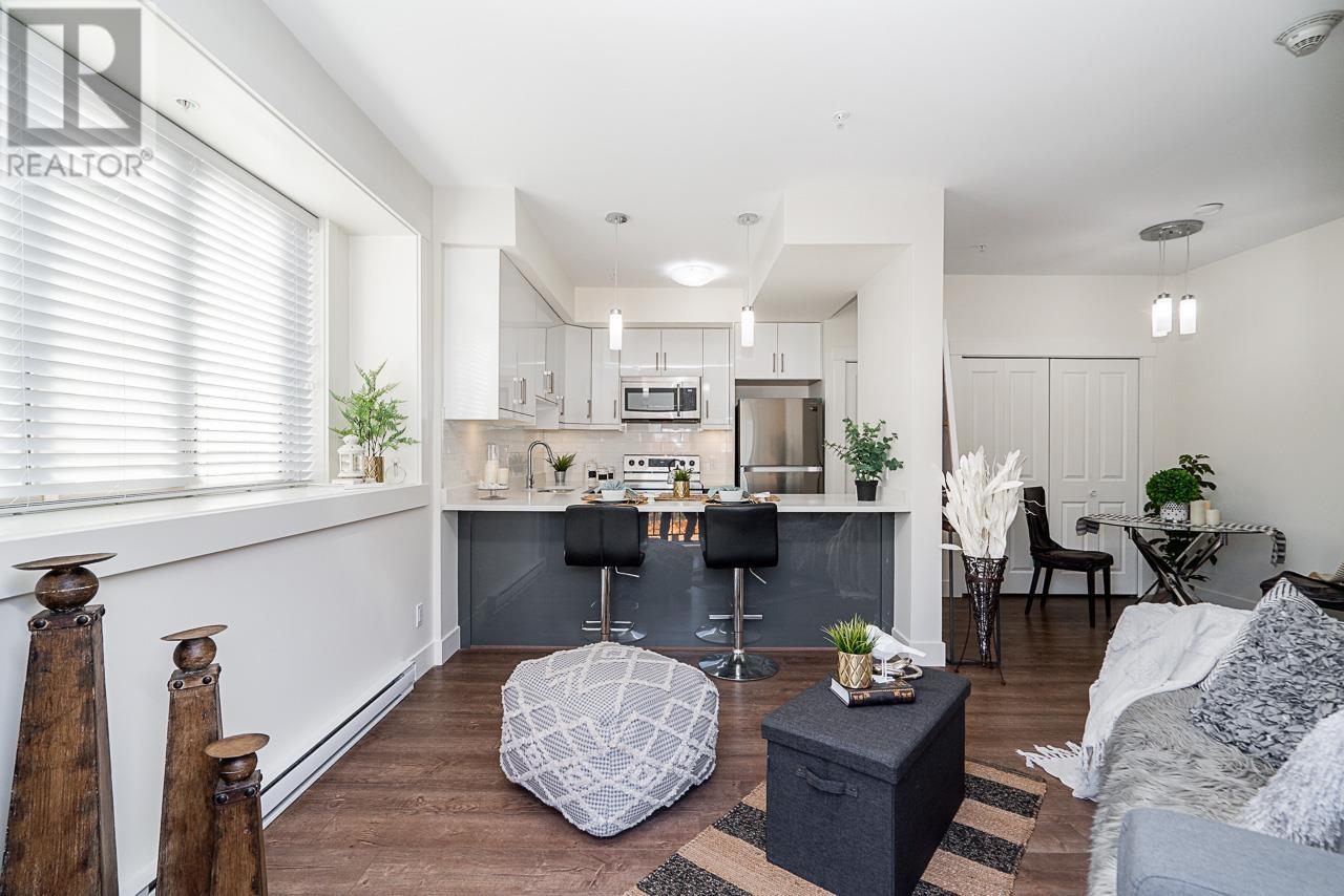 Listing Picture 11 of 29 : 14 4033 DOMINION STREET, Burnaby / 本拿比 - 魯藝地產 Yvonne Lu Group - MLS Medallion Club Member