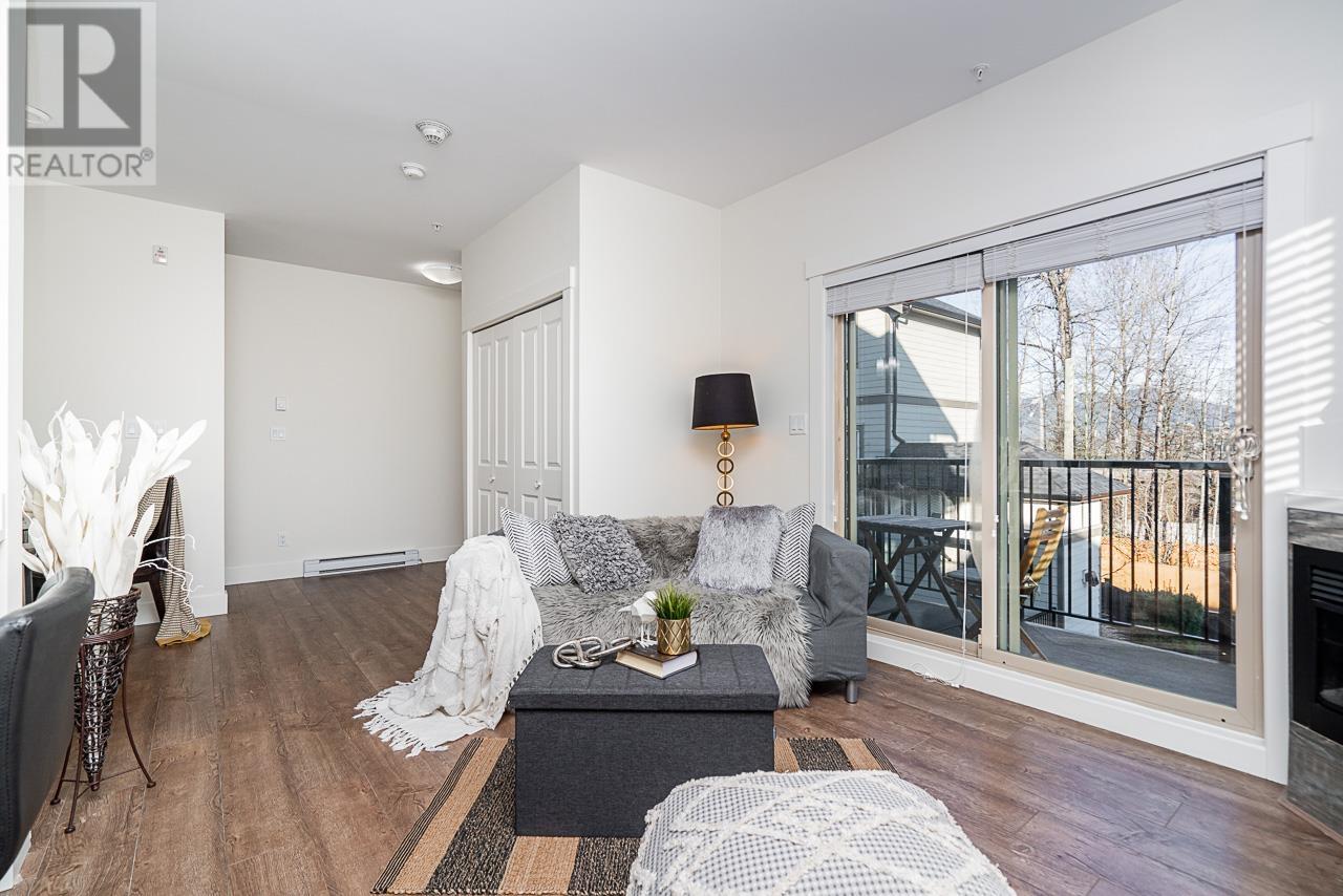 Listing Picture 10 of 29 : 14 4033 DOMINION STREET, Burnaby / 本拿比 - 魯藝地產 Yvonne Lu Group - MLS Medallion Club Member