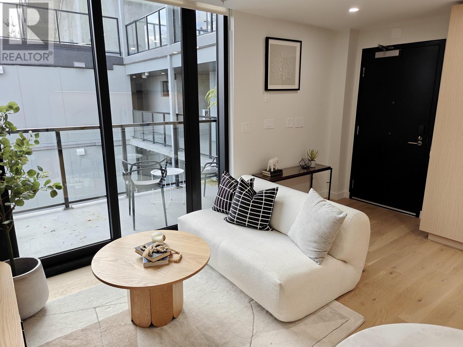 Listing Picture 4 of 19 : 704 239 KEEFER STREET, Vancouver / 溫哥華 - 魯藝地產 Yvonne Lu Group - MLS Medallion Club Member