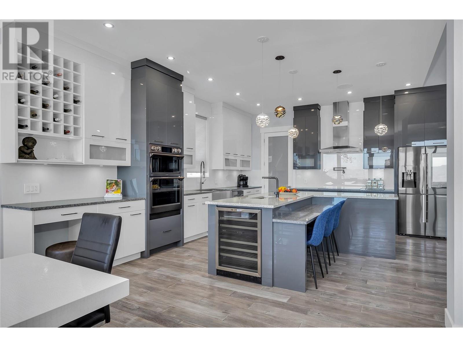 Property at 1088 Clarance Avenue image 5