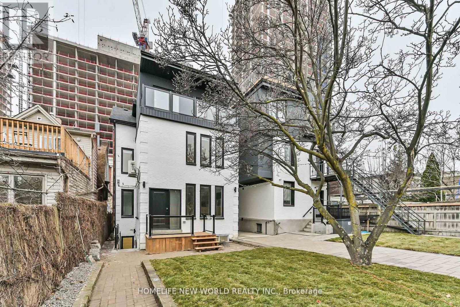 Lower - 995 Dufferin Street, Toronto, Ontario  M6H 4B2 - Photo 11 - C11935954