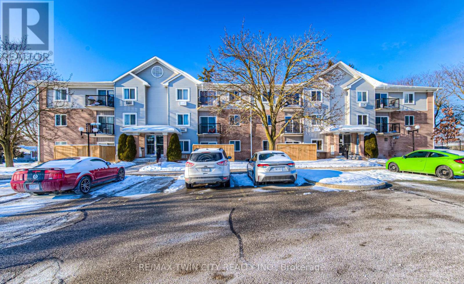 101 - 276 Eiwo Court, Waterloo, Ontario  N2K 3M6 - Photo 2 - X11935981