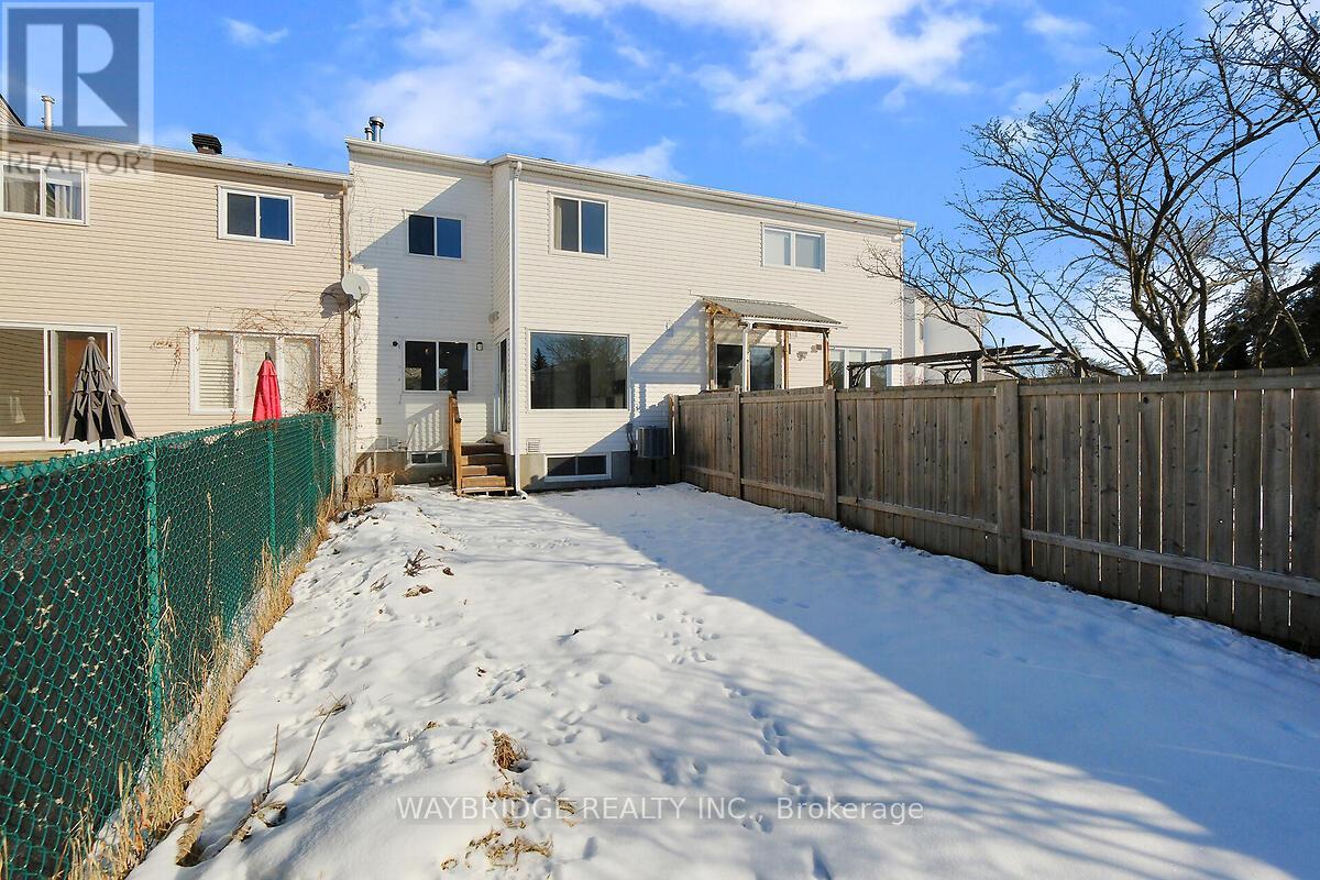 1885 HIALEAH DRIVE Ottawa