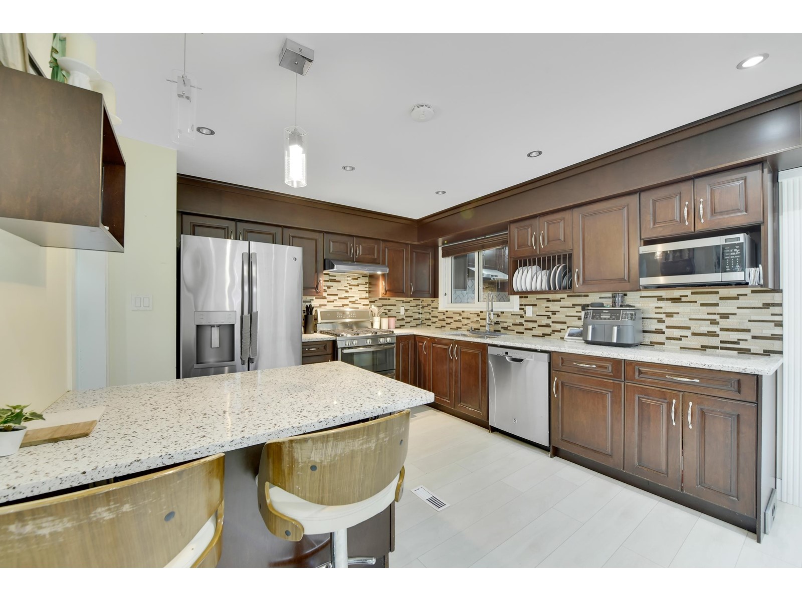 9068 146a Street, Surrey, British Columbia  V3R 6X7 - Photo 12 - R2957792