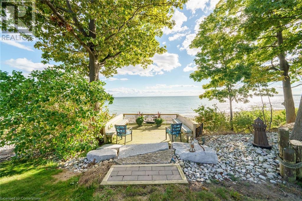 Property at 305 LAKESHORE Road image 3