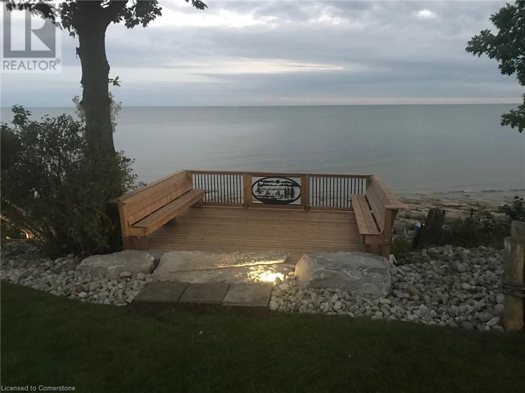 Property at 305 LAKESHORE Road image 4