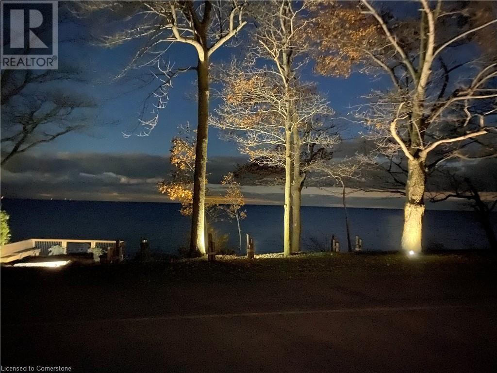 Property at 305 LAKESHORE Road image 5