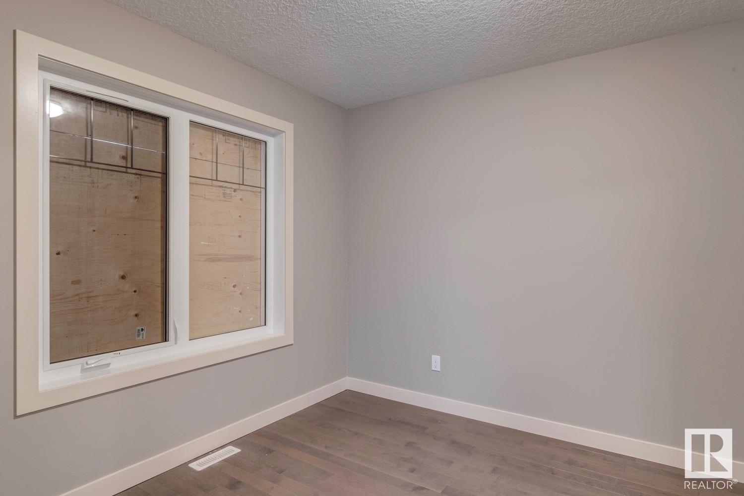 Property at 11832 & 11834 124 ST NW image 4
