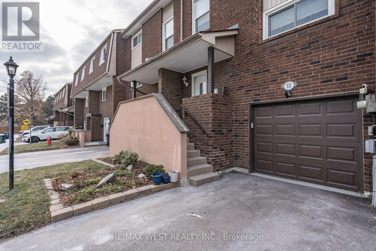 46 - 52 Permfield Path, Toronto, Ontario  M9C 4Y5 - Photo 2 - W11919807