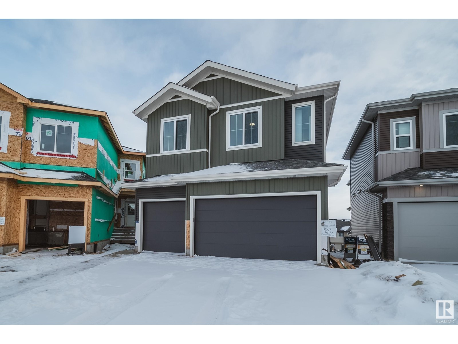 Property at 17043 45 ST NW image 3