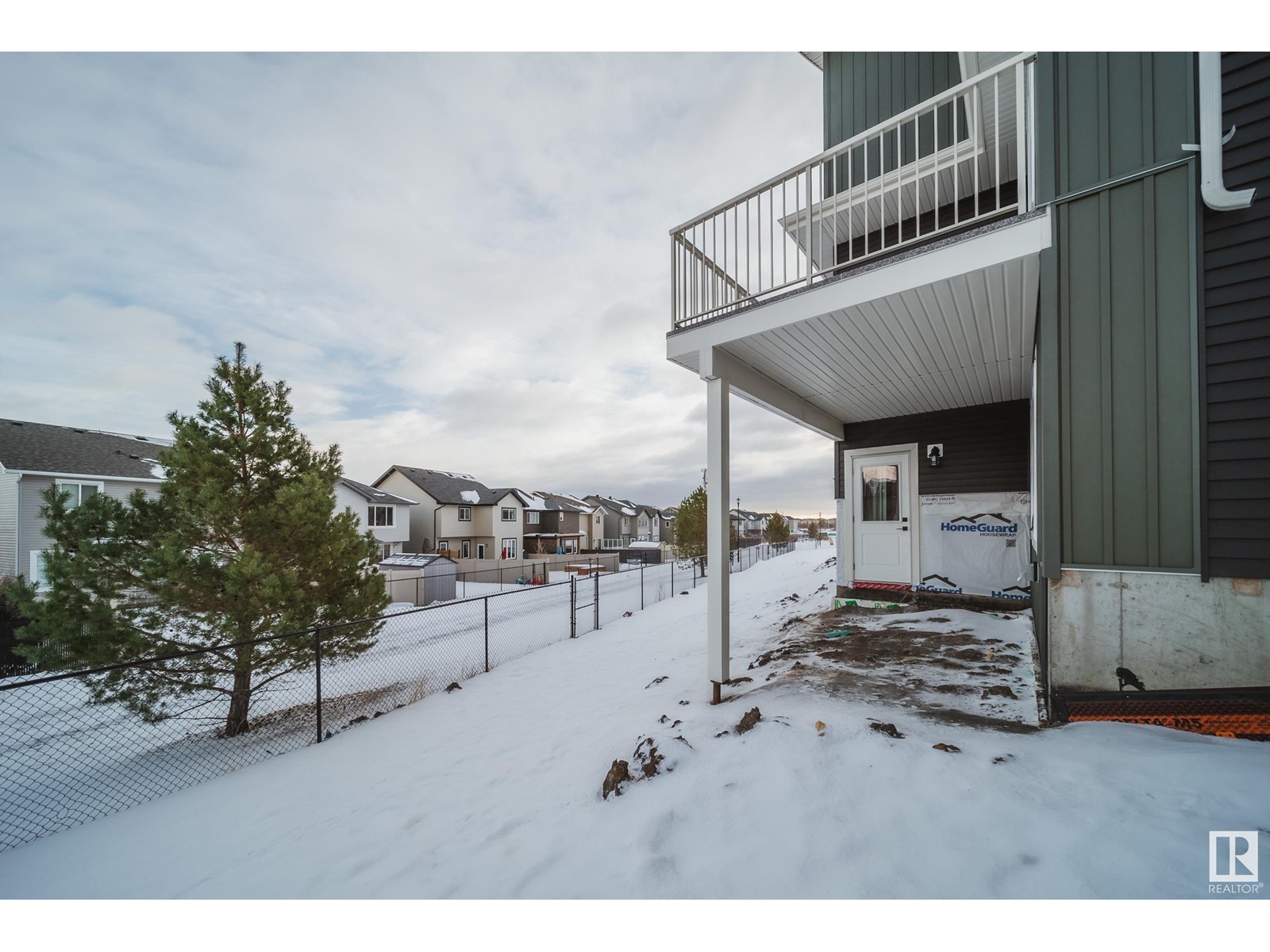 Property at 17043 45 ST NW image 5