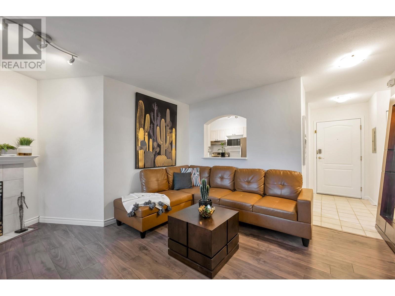 102 3738 Norfolk Street, Burnaby, British Columbia V5G 4V4 - Photo 4 - R2958032