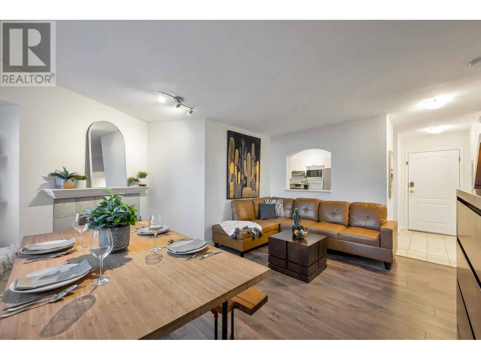 102 3738 Norfolk Street, Burnaby, British Columbia V5G 4V4 - Photo 5 - R2958032