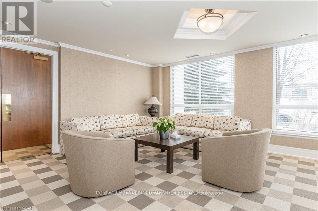 409 - 60 Old Mill Road, Oakville (Qe Queen Elizabeth), Ontario  L6J 7V9 - Photo 11 - W11936151