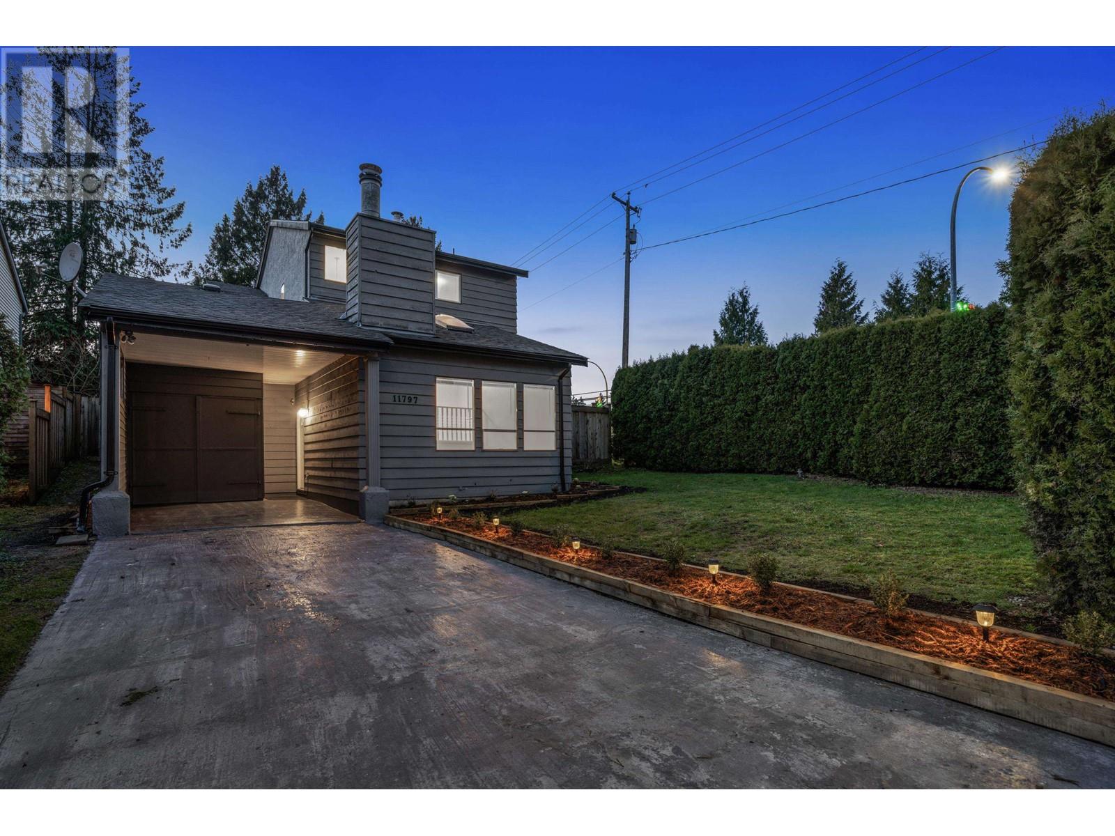 Property at 11797 N WILDWOOD CRESCENT image 1