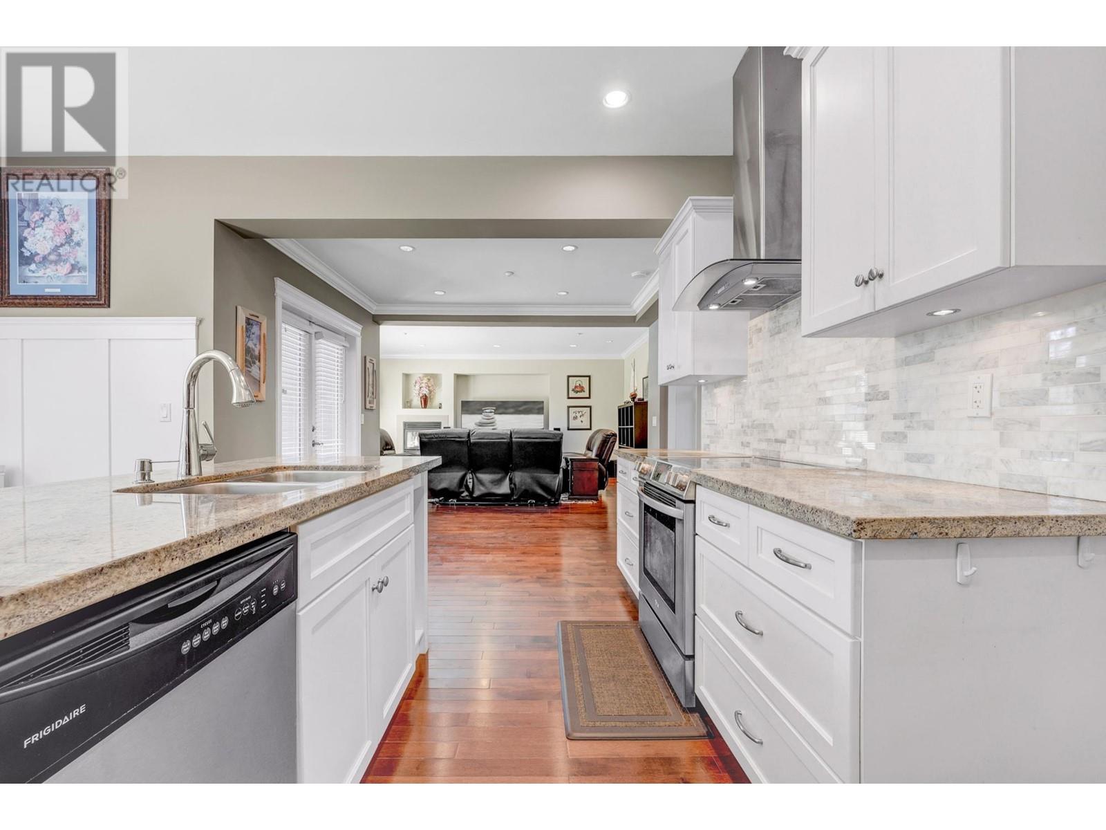 22820 Telosky Avenue, Maple Ridge, British Columbia  V2X 0J8 - Photo 6 - R2959015