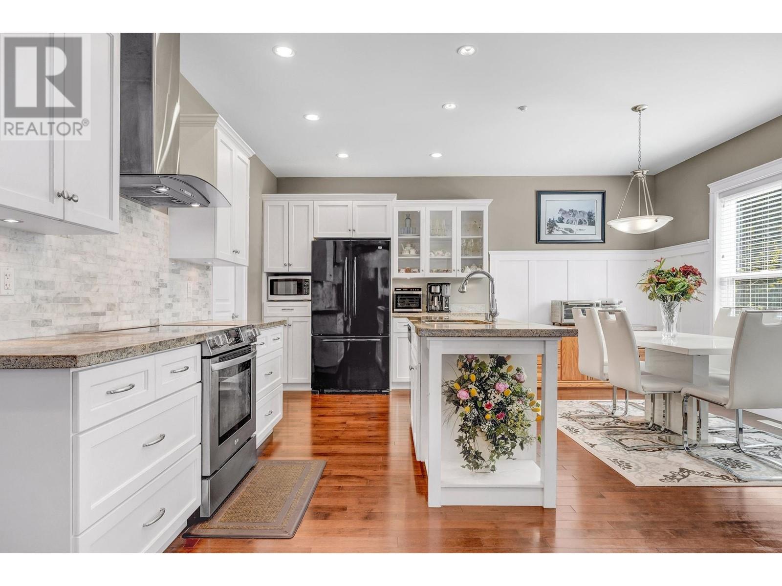 Property at 22820 TELOSKY AVENUE image 3
