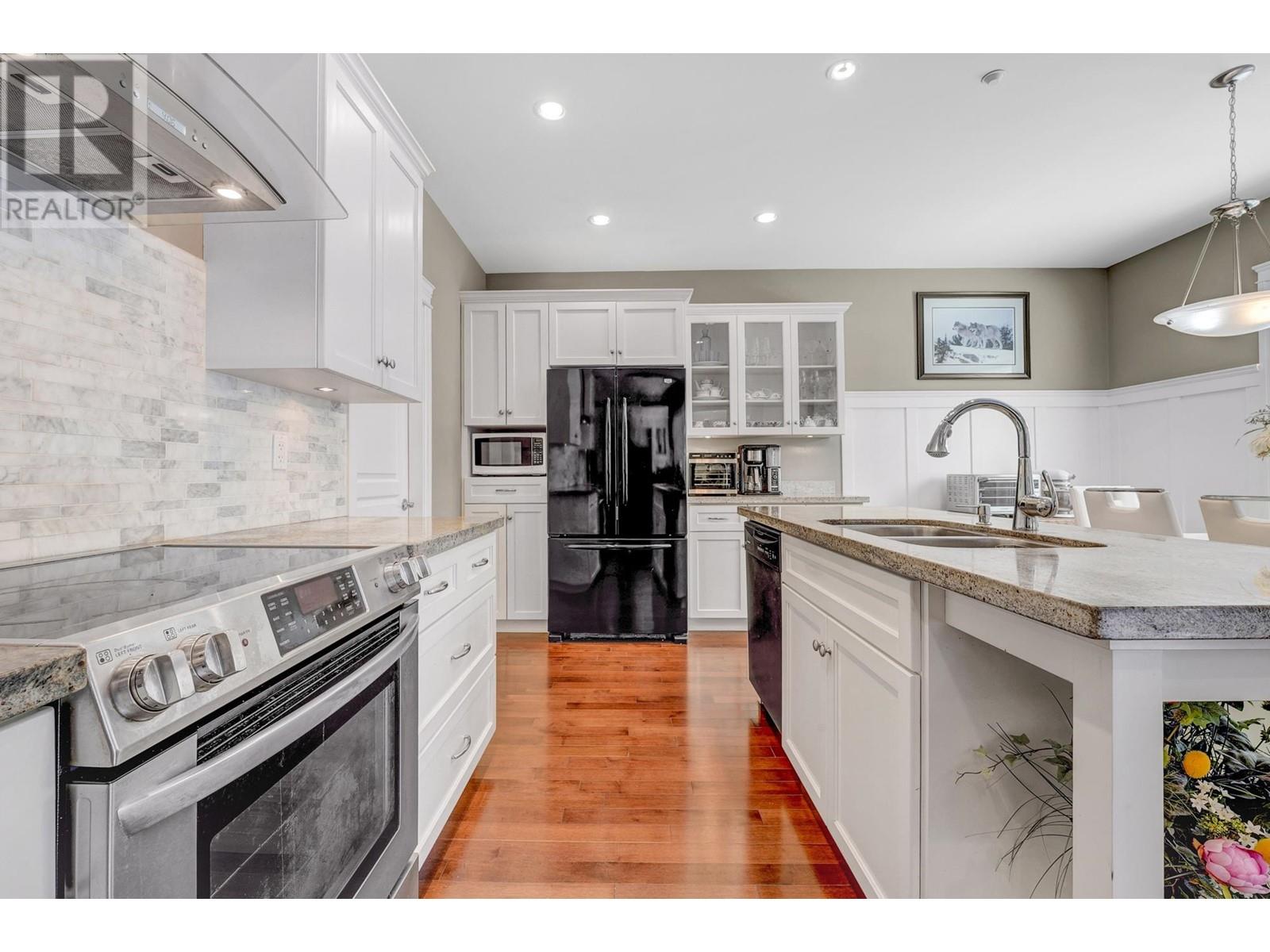 Property at 22820 TELOSKY AVENUE image 4