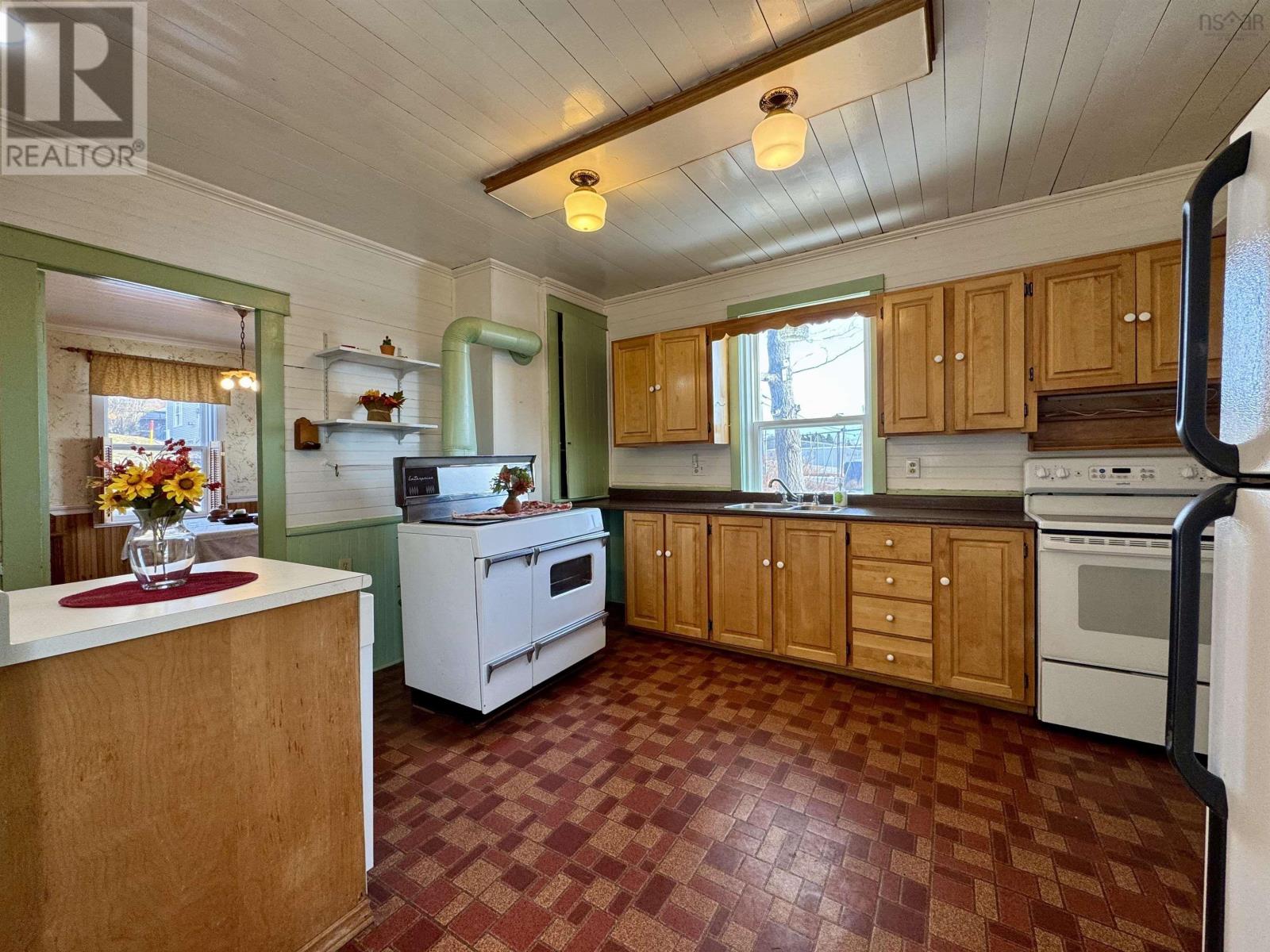 740 Veterans Memorial Drive, Arichat, Nova Scotia  B0E 1A0 - Photo 12 - 202501417