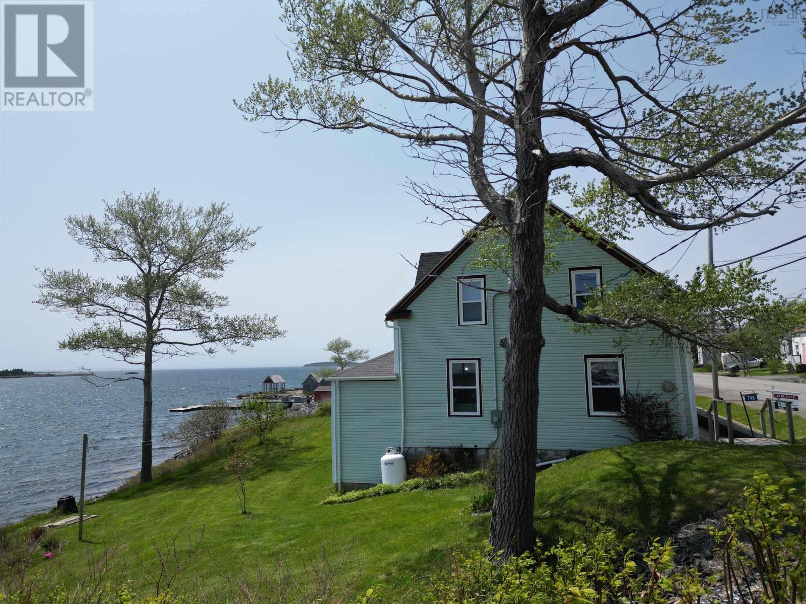 740 Veterans Memorial Drive, Arichat, Nova Scotia  B0E 1A0 - Photo 2 - 202501417