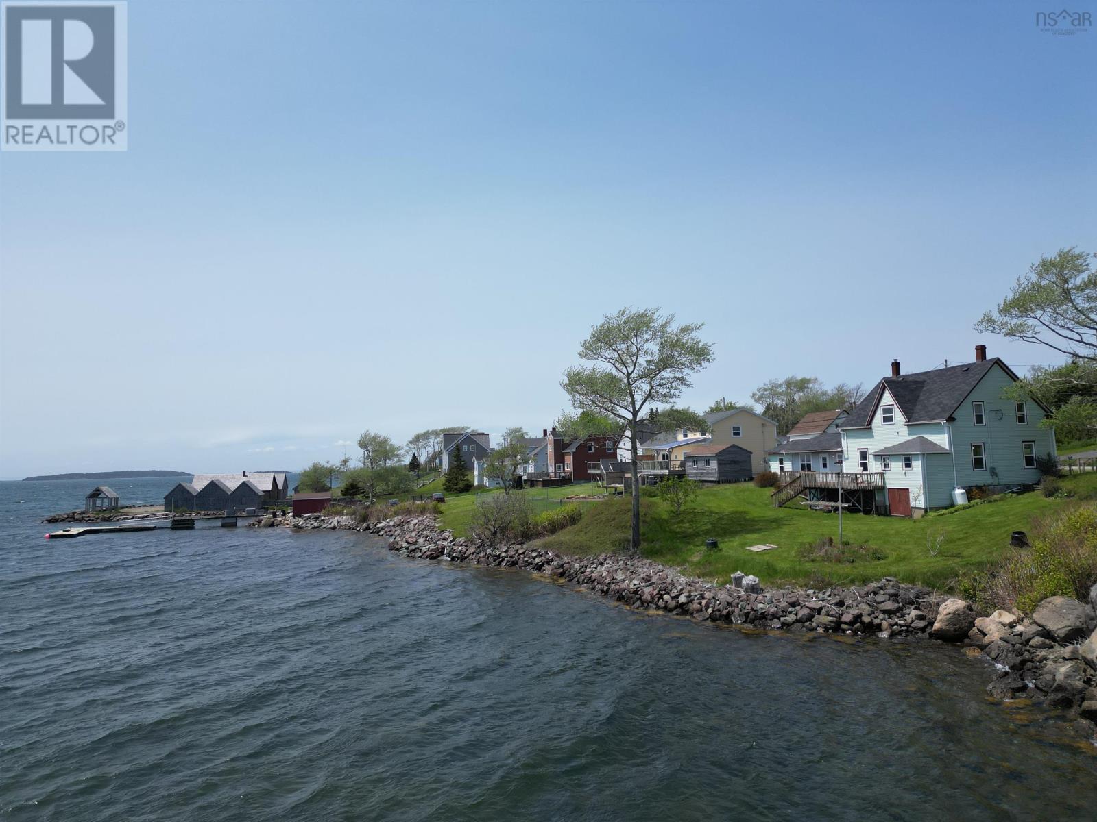 740 Veterans Memorial Drive, Arichat, Nova Scotia  B0E 1A0 - Photo 3 - 202501417