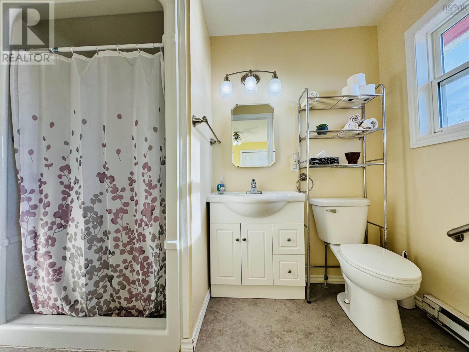 740 Veterans Memorial Drive, Arichat, Nova Scotia  B0E 1A0 - Photo 7 - 202501417