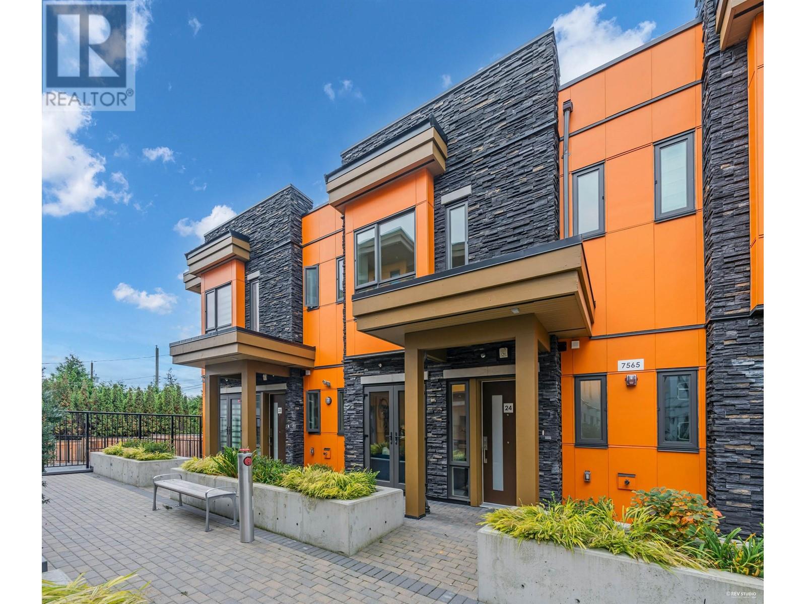 Property at 24 7565 OAK STREET image 3