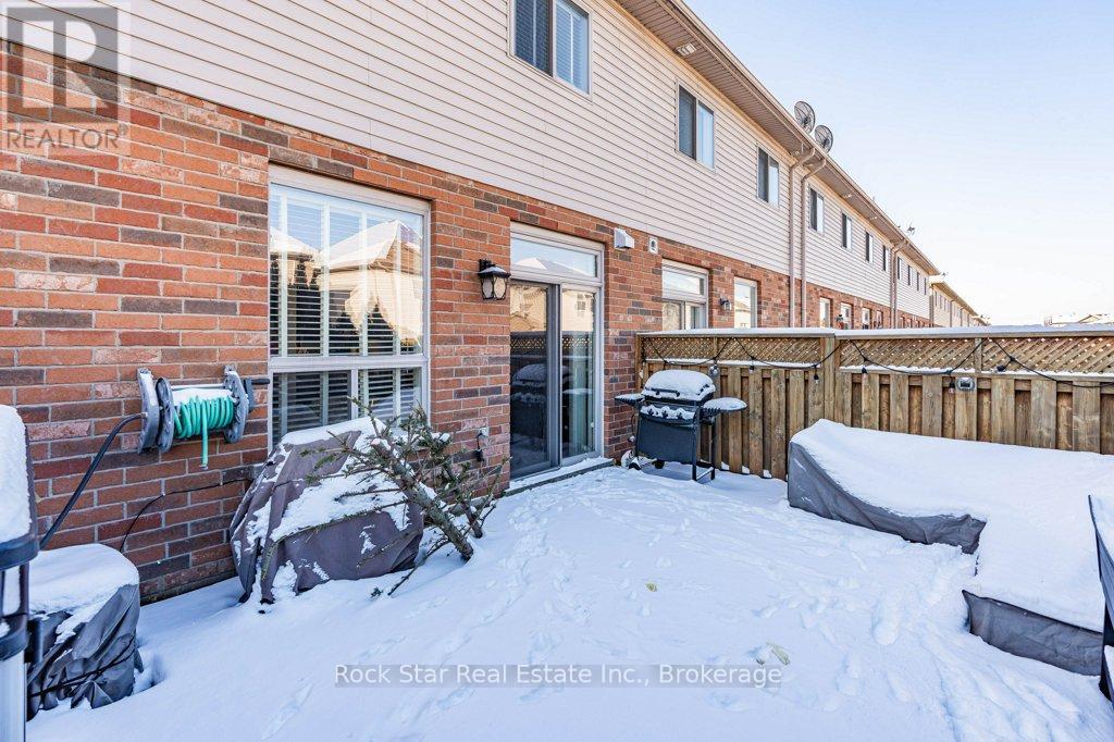 70 Marina Point Crescent, Hamilton, Ontario  L8E 0E4 - Photo 32 - X11936172