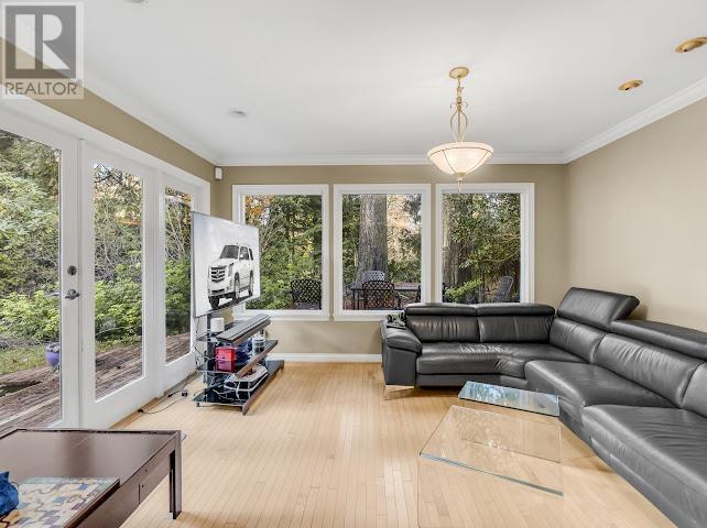 Property at 4025 SUNSET BOULEVARD image 4