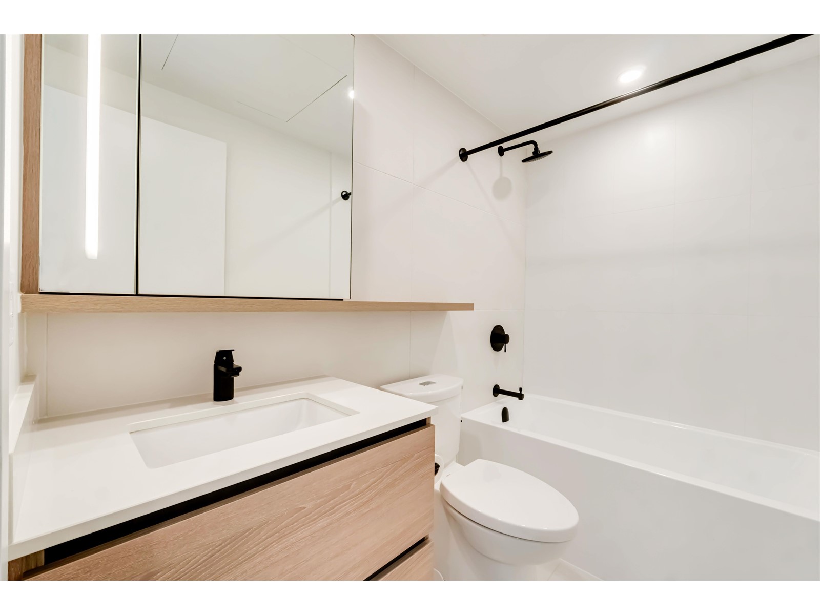 3303 10448 University Drive, Surrey, British Columbia  V3T 0S7 - Photo 12 - R2959072
