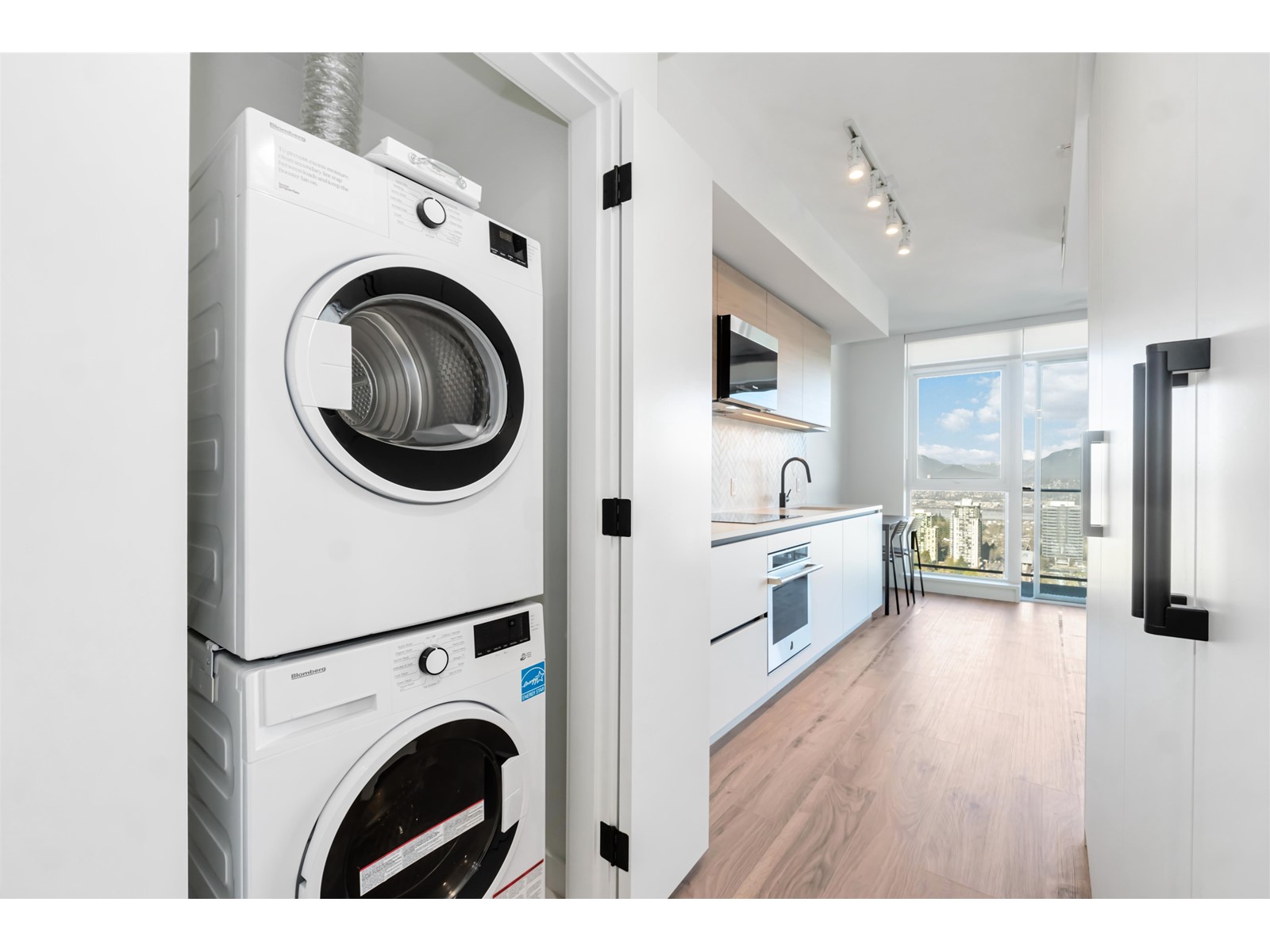 3303 10448 University Drive, Surrey, British Columbia  V3T 0S7 - Photo 14 - R2959072