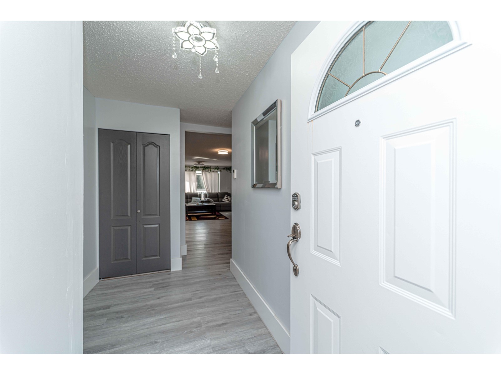 Property at 2046 MAJESTIC CRESCENT image 4