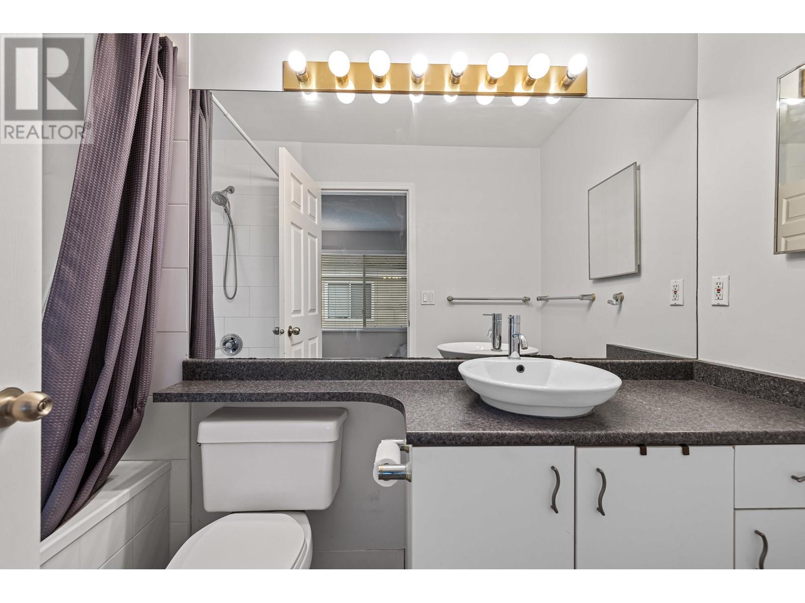 Listing Picture 18 of 40 : 89 6700 RUMBLE STREET, Burnaby / 本拿比 - 魯藝地產 Yvonne Lu Group - MLS Medallion Club Member